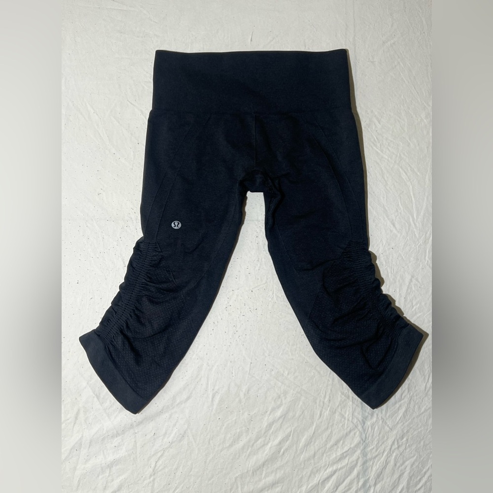 Lululemon In The Flow Crop Leggings Sz 4 Compression Yoga Dark Gray/black
